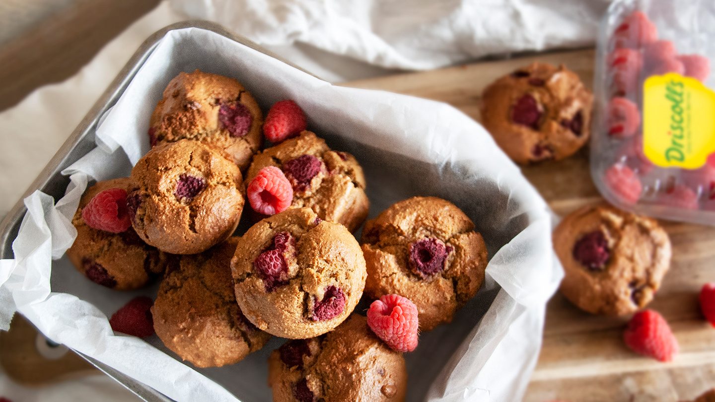 Muffins with Raspberries and Vanilla
