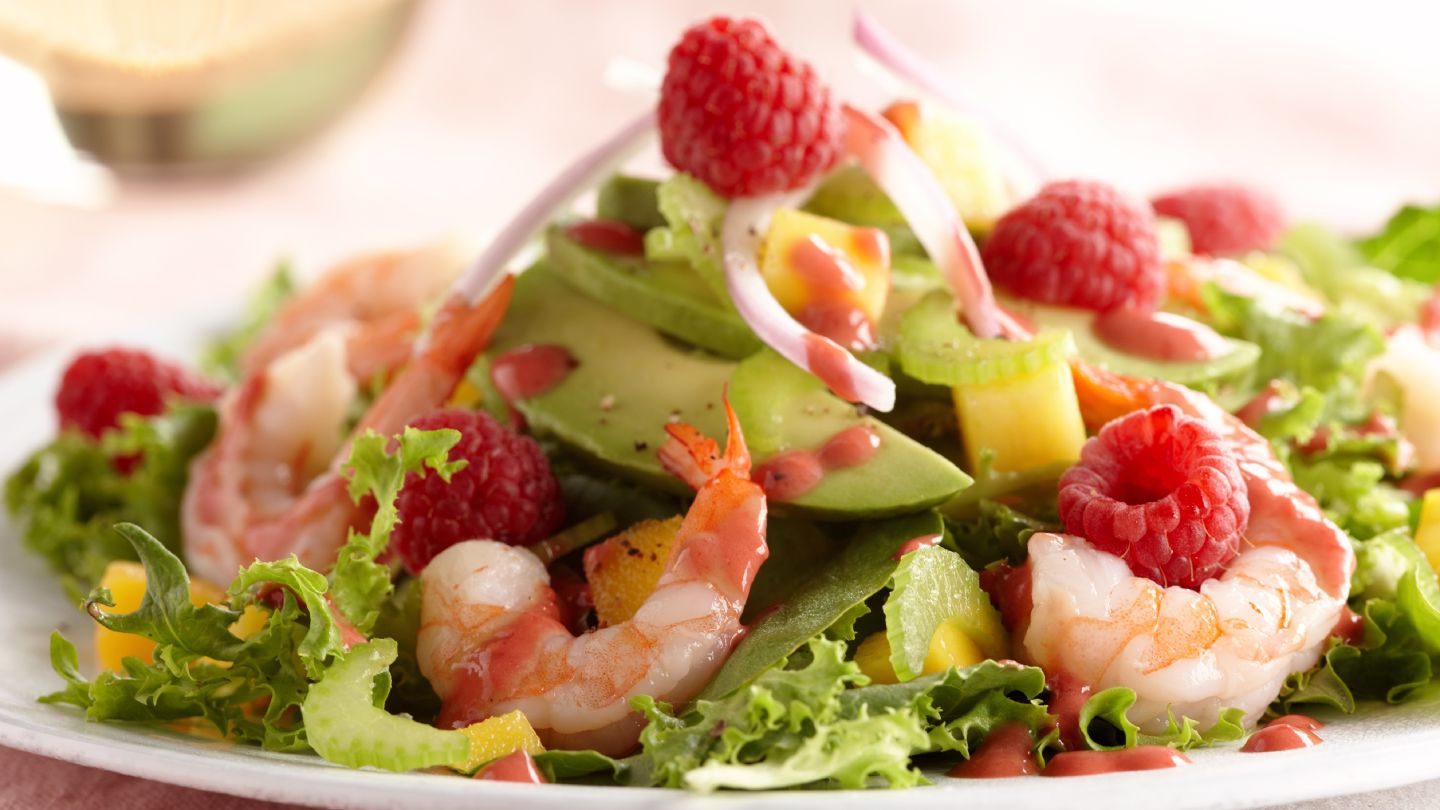 Sea salad with raspberries