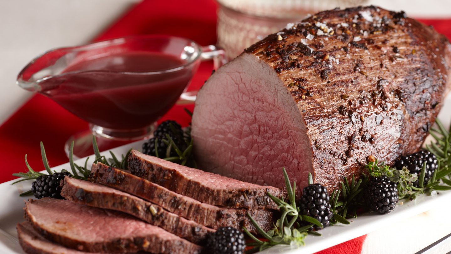 Recipe for Roast with a red wine sauce and blackberries