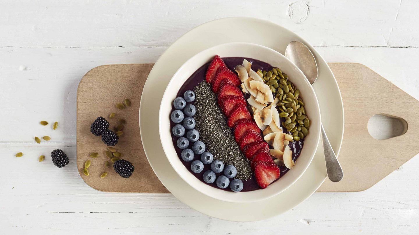 Berrylicious Chia Seed Smoothie Bowl Recipe