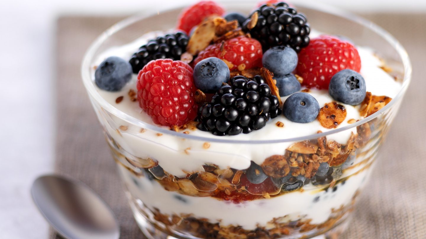 Parfait with mixed berries and Granola Driscolls