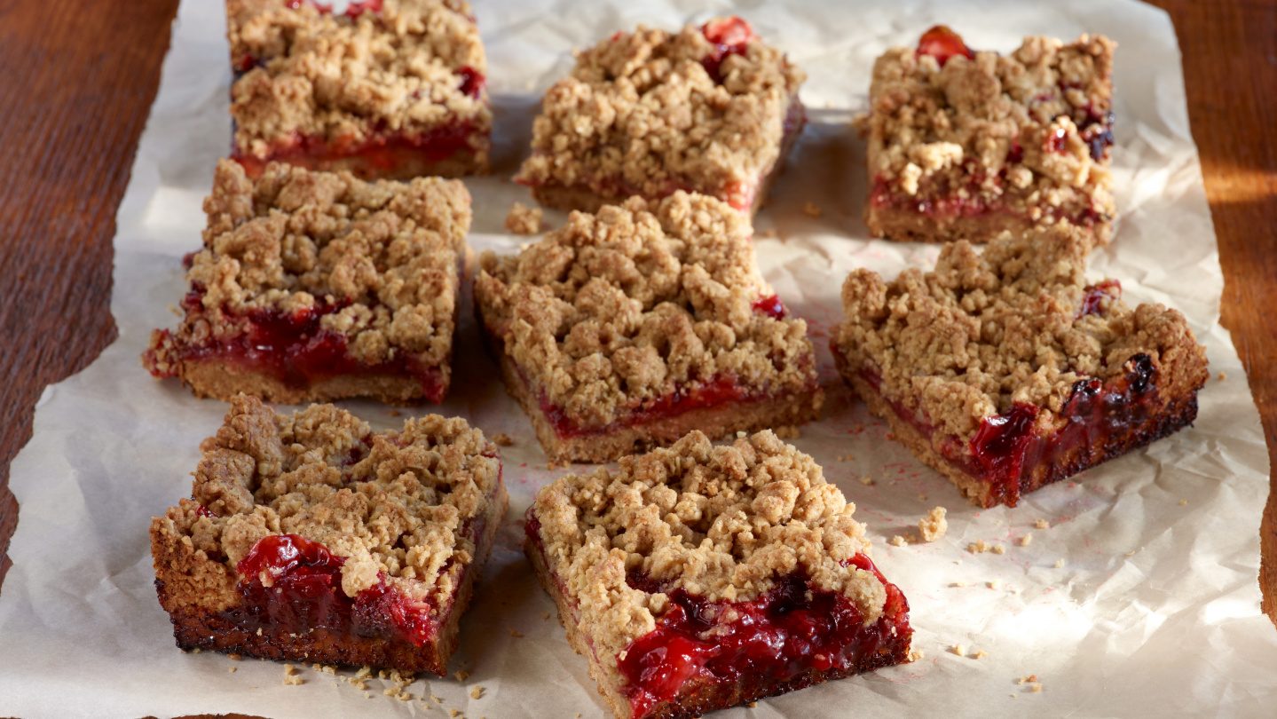 Strawberry Whole Grain Crumble Bars Driscoll's