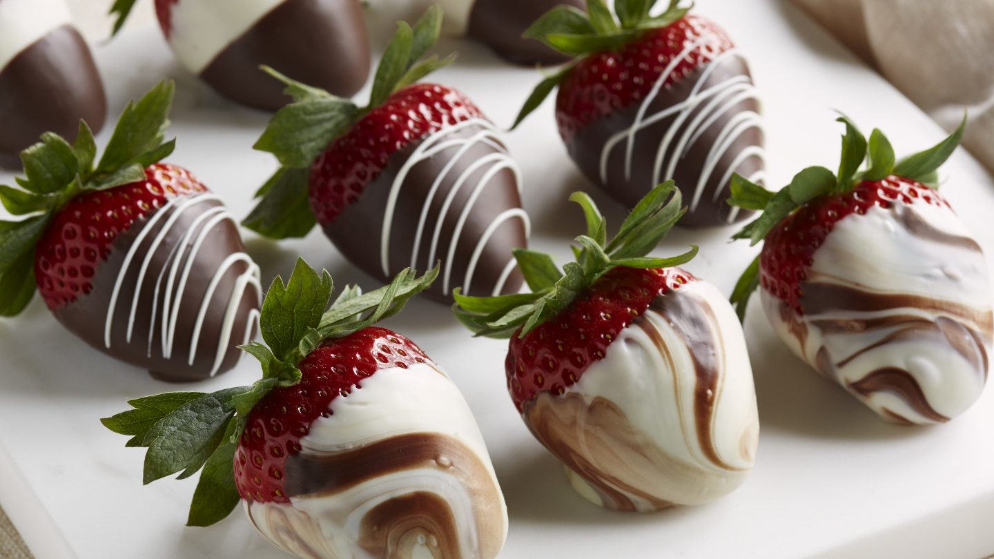 Black & White Chocolate Covered Strawberries