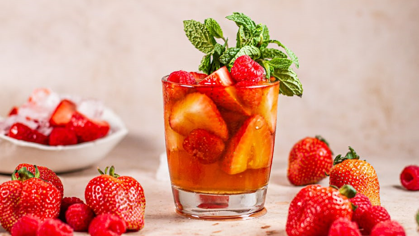 Strawberry and Raspberry Sweet Tea Driscolls