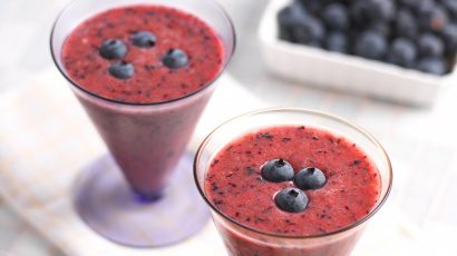 Anti-Aging Smoothie with Mixed Berries