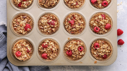 Healthy Raspberry Baked Oatmeal Cups