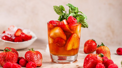 Strawberry and Raspberry Sweet Tea
