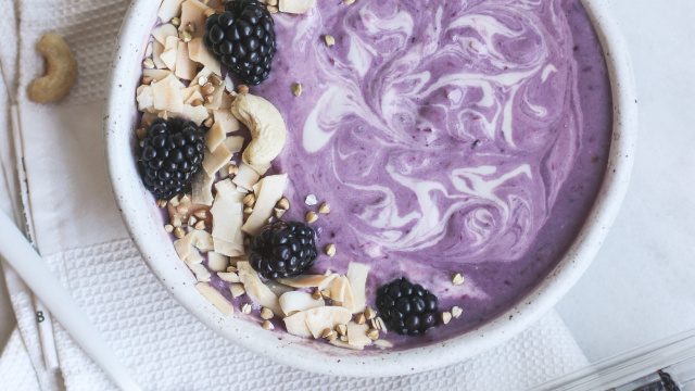 Blackberry breakfast smoothie bowl Driscolls