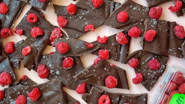 Chocolate Raspberry Bark Driscolls Berries Receipe