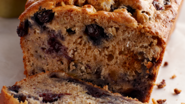 Recipe banana bread with blueberries